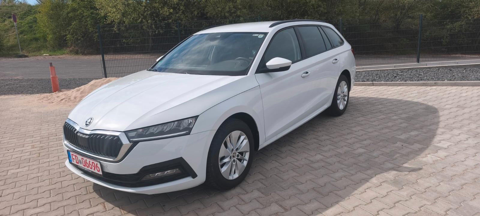 Skoda Octavia Amb. LED,Sh v+h , Navi , PDC 1.Hd