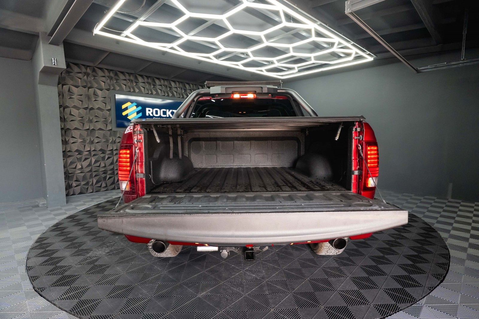 Fahrzeugabbildung Dodge RAM 5.7 V8 HEMI 4x4 OFFROAD Night-Paket *LED*AHK