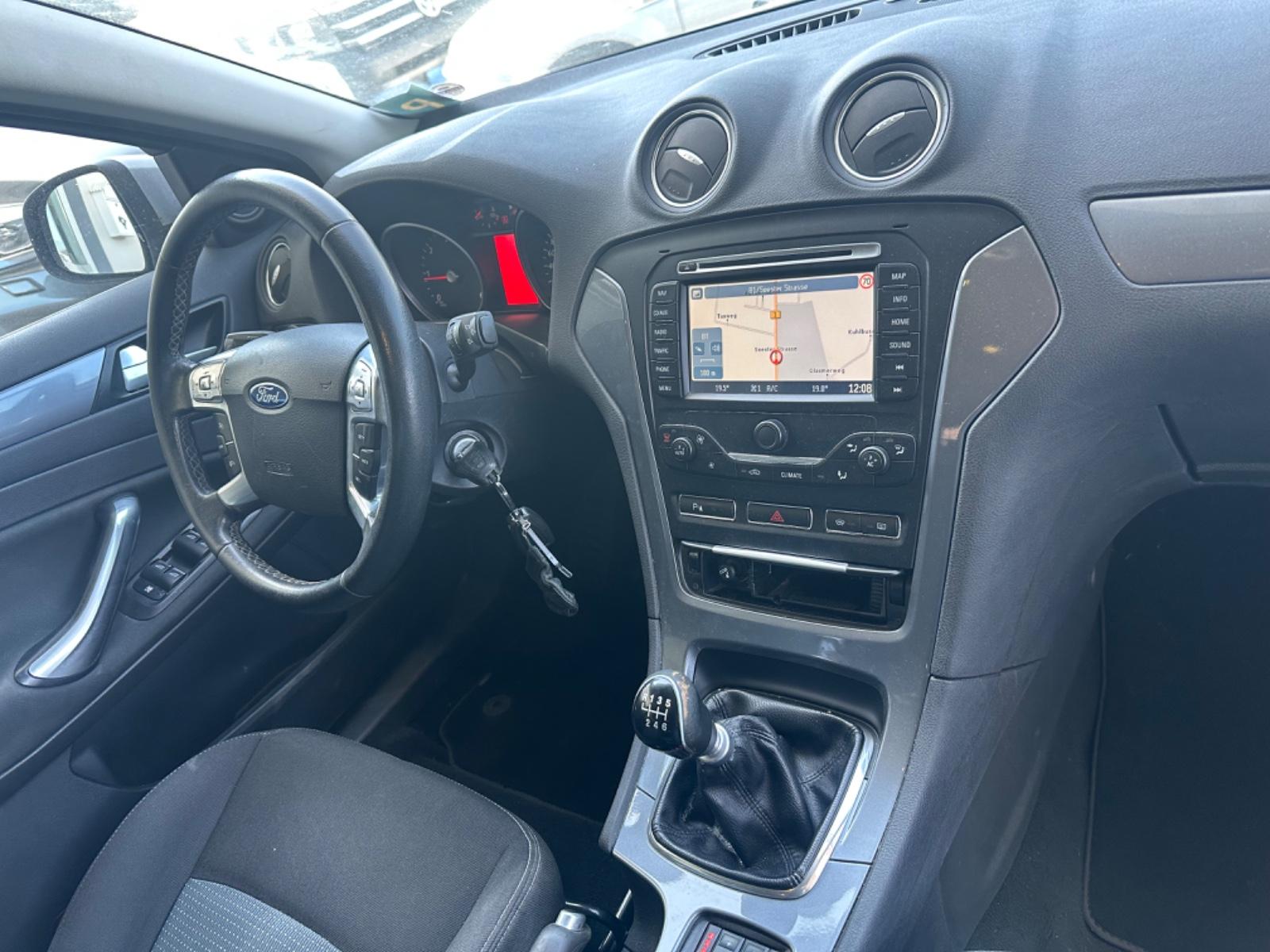 Ford Mondeo 2013 — photo 14