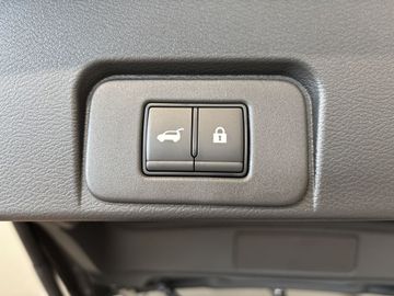 Fotografie des Nissan X-Trail 1.5 VC-T Mild-Hybrid Xtronic N-Connecta