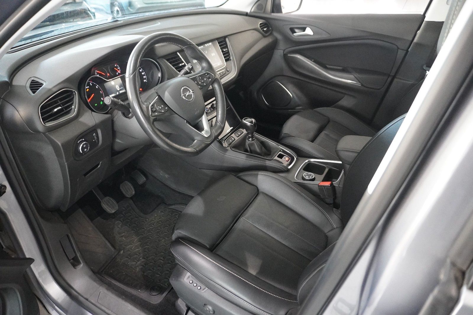 Fahrzeugabbildung Opel Grandland 1.5D ELEGANCE NAVI/LED/KAMERA/SPORT/SH