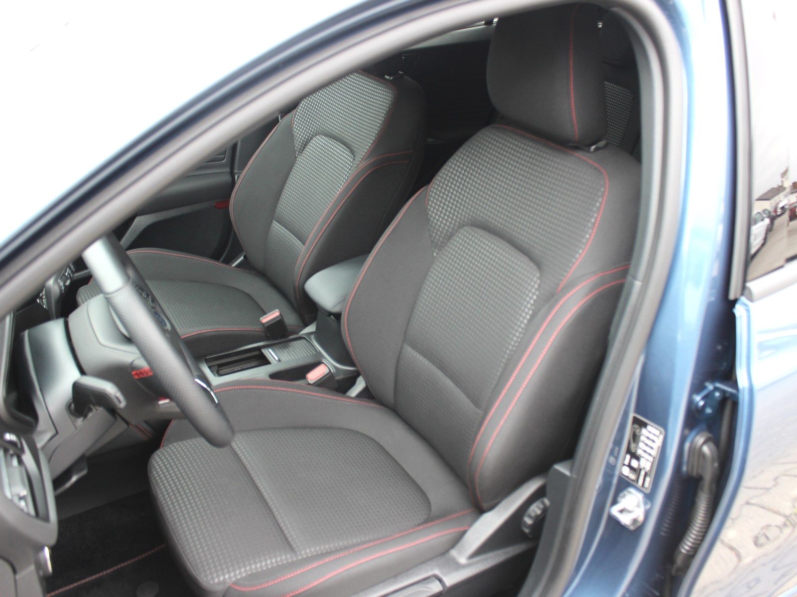 Fahrzeugabbildung Ford Focus ST-Line X 1,0 EcoBoost Mild Hybrid