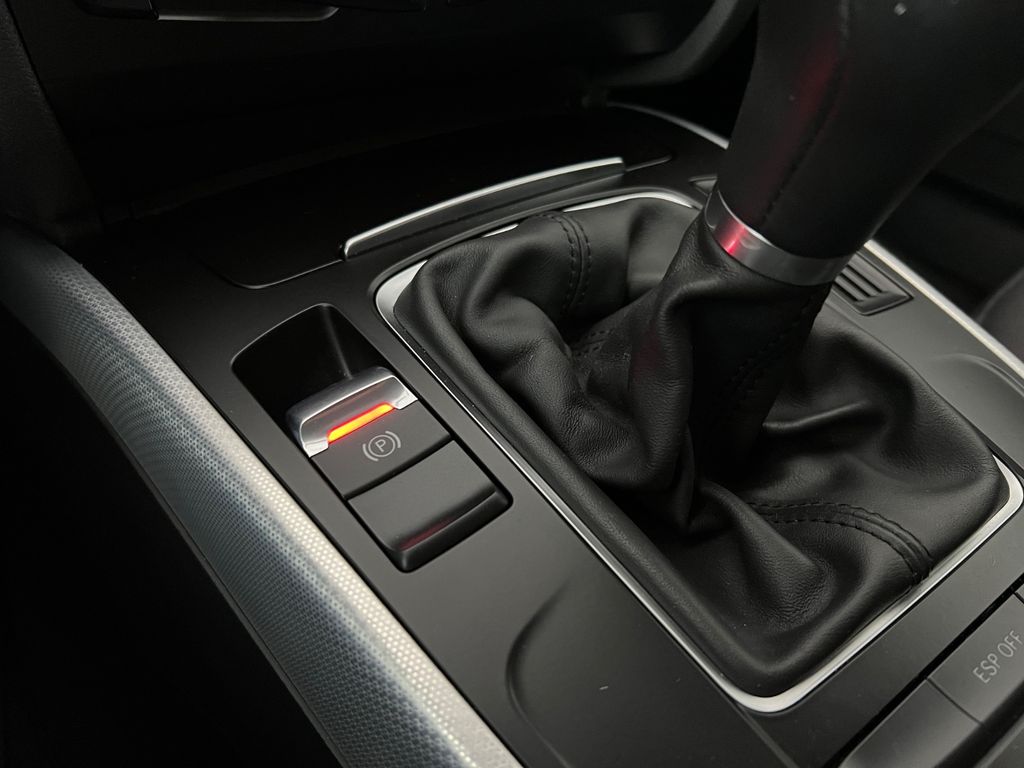 AUDI A4 2.0 TDI Avant / NUR 69.tKM / 1.HD / GARANTIE AUDI A4 2.0 TDI Avant / NUR 69.tKM / 1.HD / GARANTIE