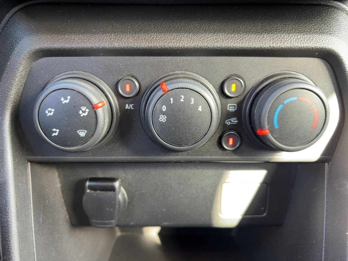 Fahrzeugabbildung Dacia Sandero Stepway Essential TCe 90 Klima