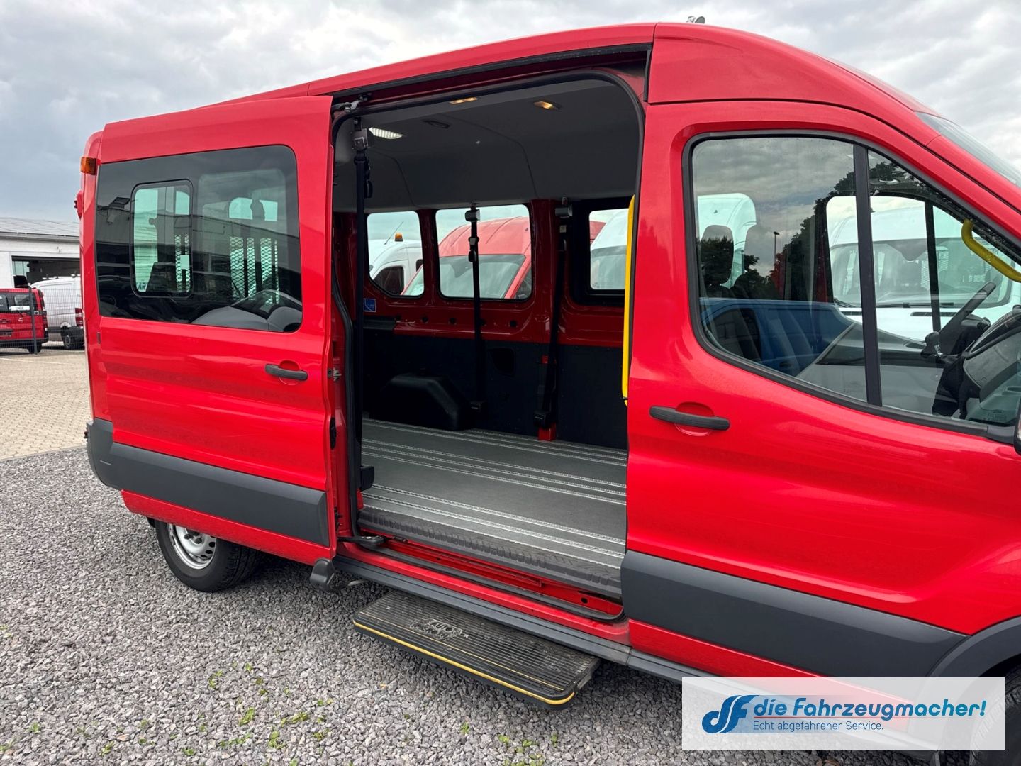 Fahrzeugabbildung Ford Transit Kombi 350 L3 2.2 TDCi DPF *4078 *EXPORT
