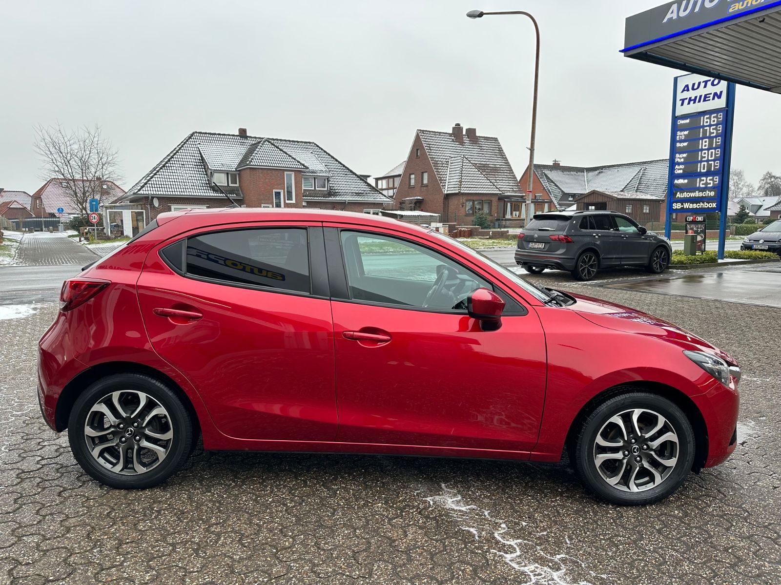 Fahrzeugabbildung Mazda 2 1.5 SKYACTIV-G 90 Nakama GRA/Sitzhzg/Einparkh
