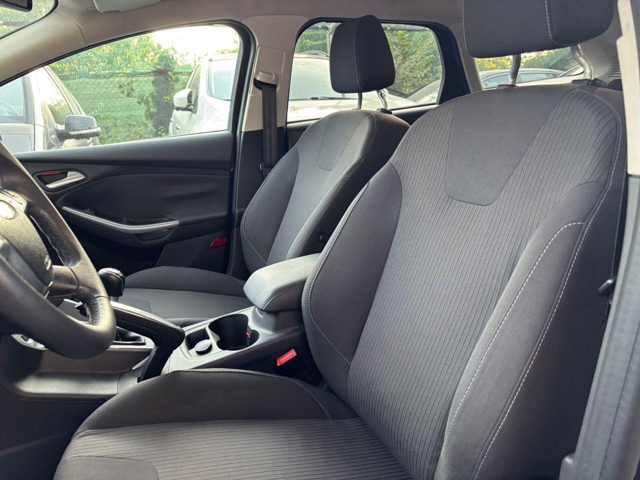 Ford Focus 2012 — photo 14