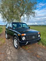 Lada Niva 4X4 Urban AHK Sitzheizung - Lada Urban SUV