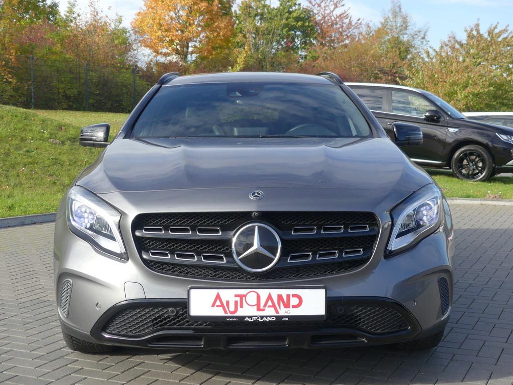 Mercedes-Benz GLA 220