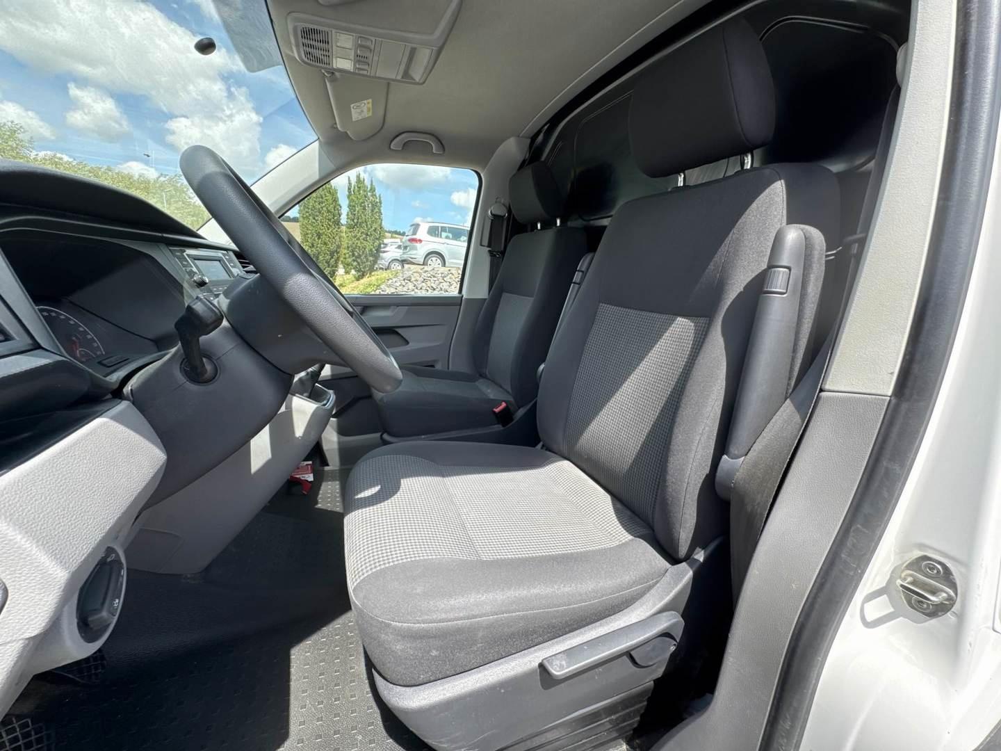 Volkswagen T6 Transporter, langer Radstand