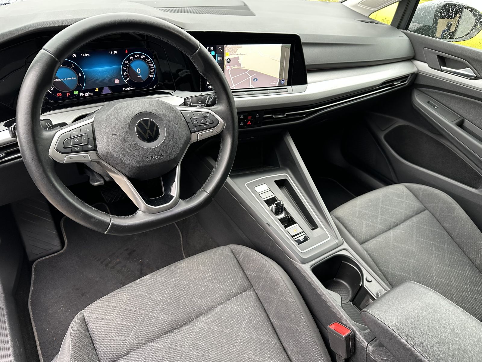 Fahrzeugabbildung Volkswagen Golf Variant 2.0 TDI DSG Business NAV+LED+AHK+AC
