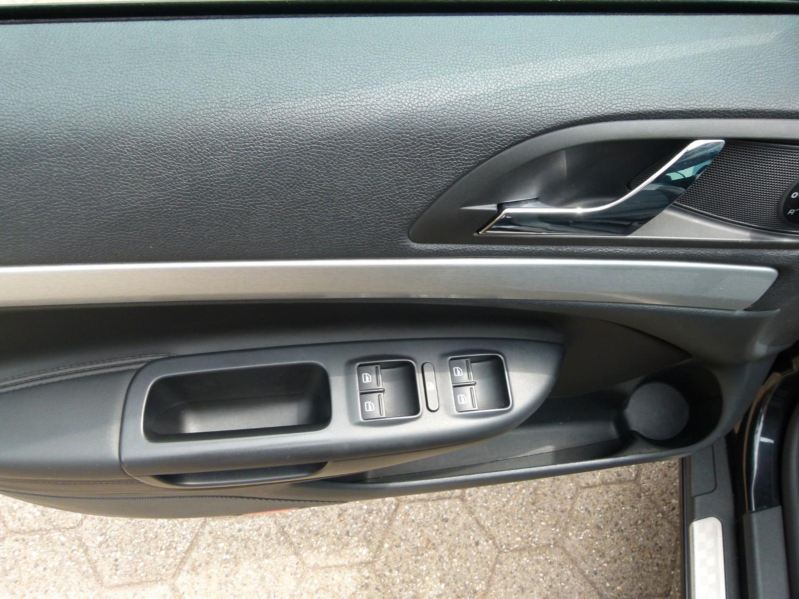 Skoda Octavia 2011 — photo 31