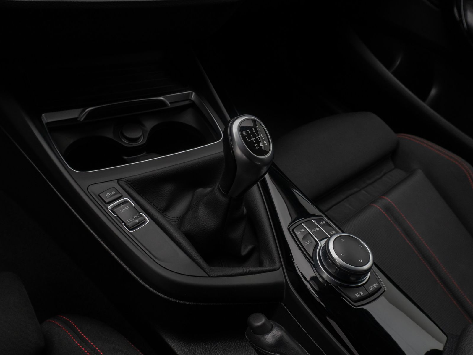 Fahrzeugabbildung BMW 118i Sport Line LED NaviBusiness Lordos Tempomat
