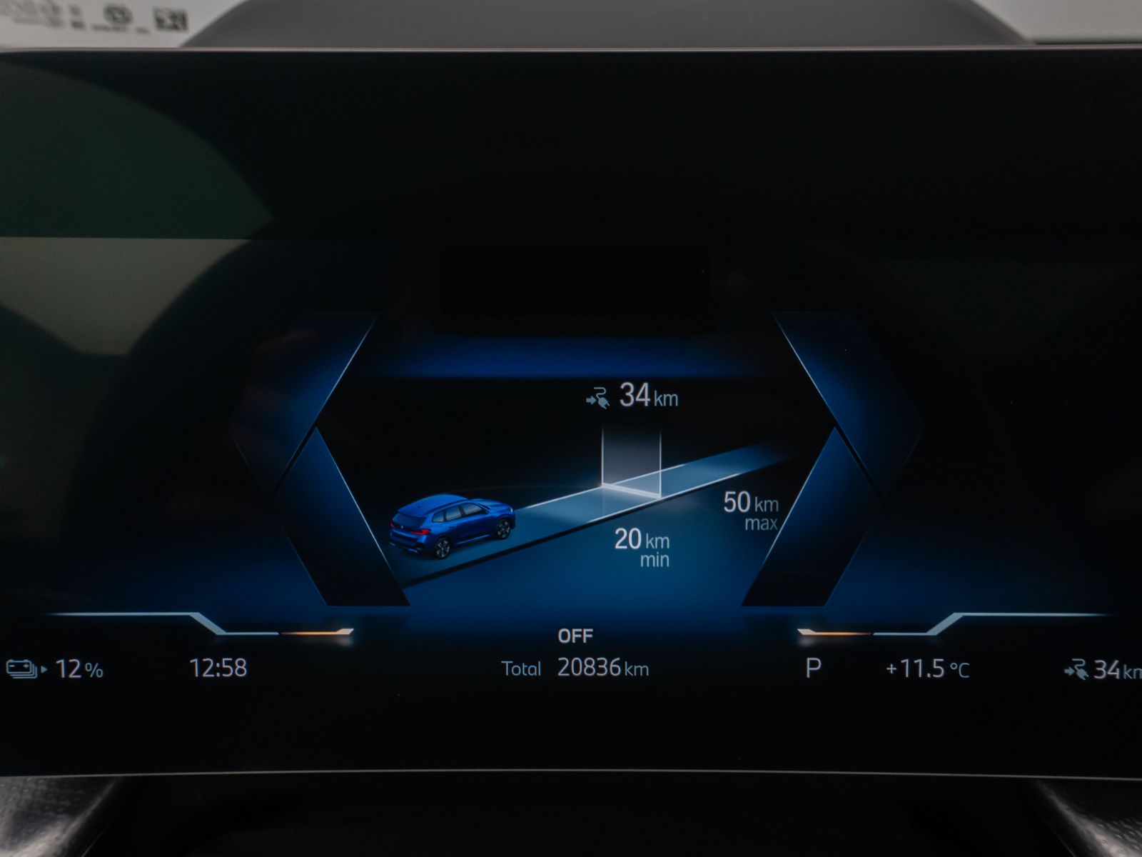 Fahrzeugabbildung BMW iX1 xD30 M Sport Pro Panorama 360°HUD DAB H/K