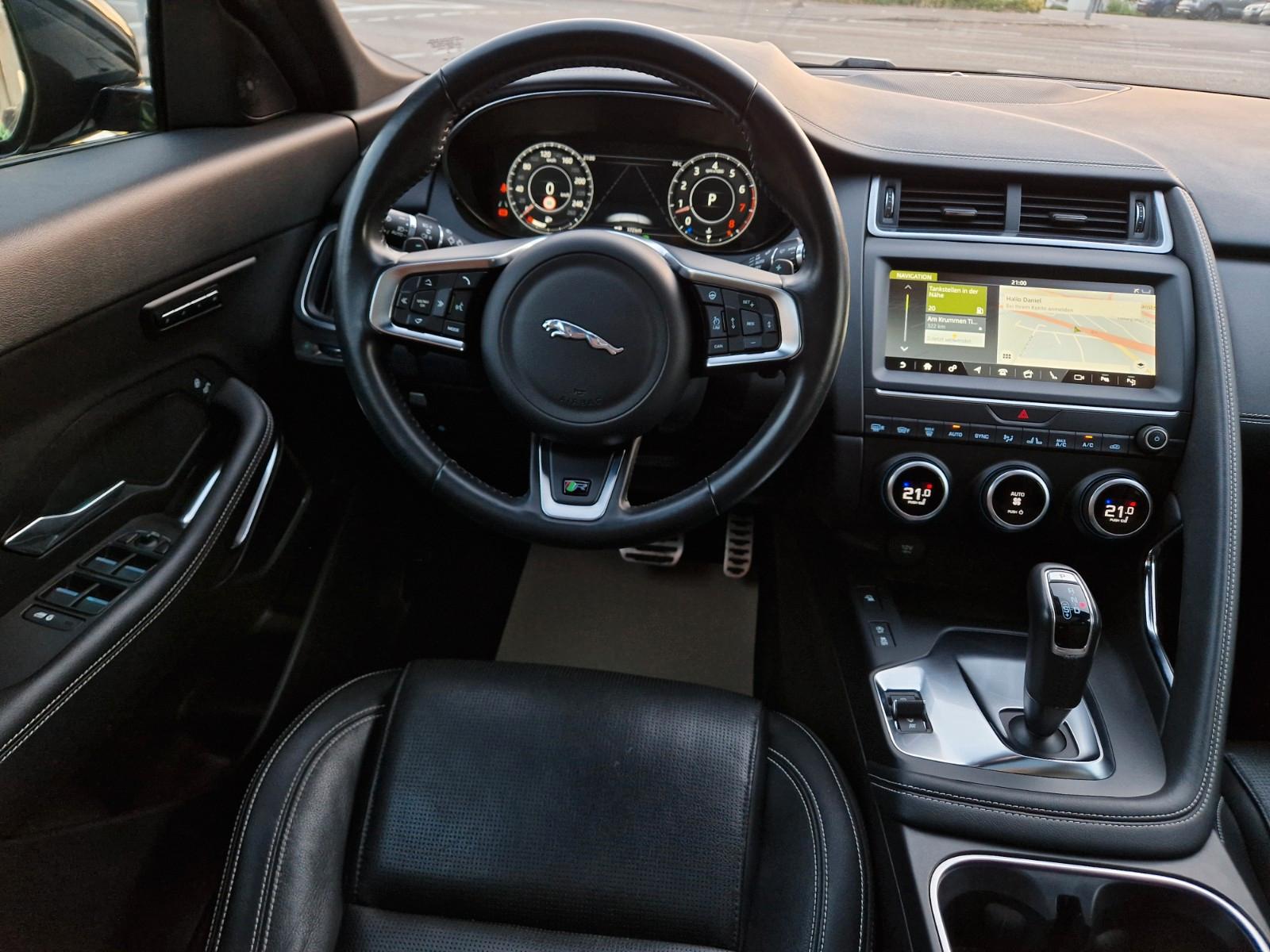 Jaguar E-Pace P300 R-Dynamic SE AWD +PANO+MERIDIAN+