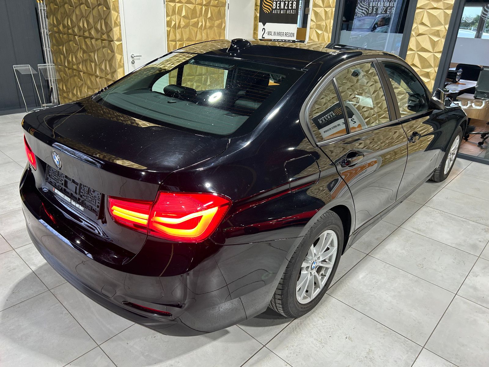 Fahrzeugabbildung BMW 318 d Advantage/NAVI7TEMPOMAT/SHZ/PDC/KLIMA