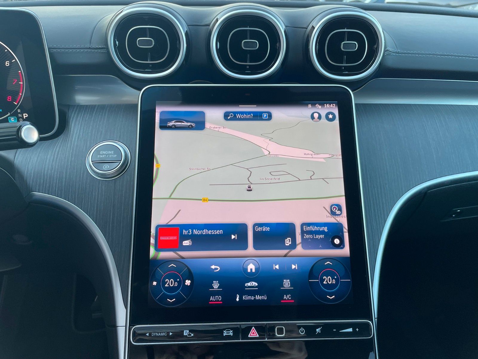 Fahrzeugabbildung Mercedes-Benz C 200 AMG AHK+Memory+Distr+R-Kamera+Keyless+19"