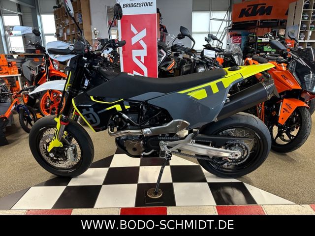 Husqvarna 701 Supermoto 2024  ab 3,39%