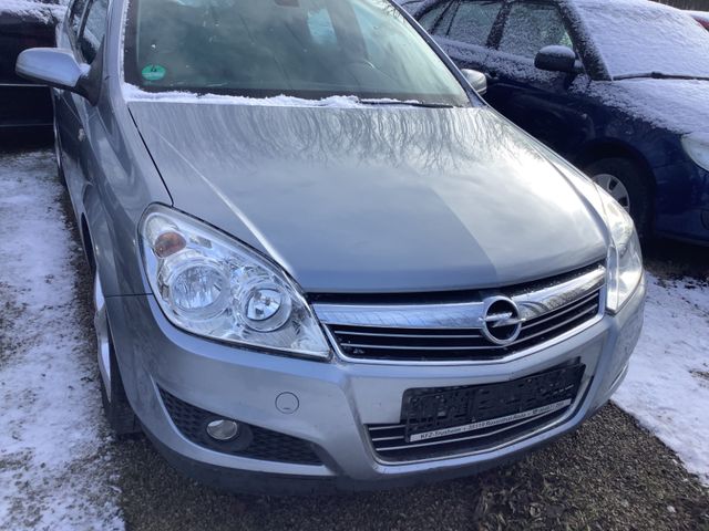 Opel Astra Caravan 1.7 CDTI NAVI 81kW