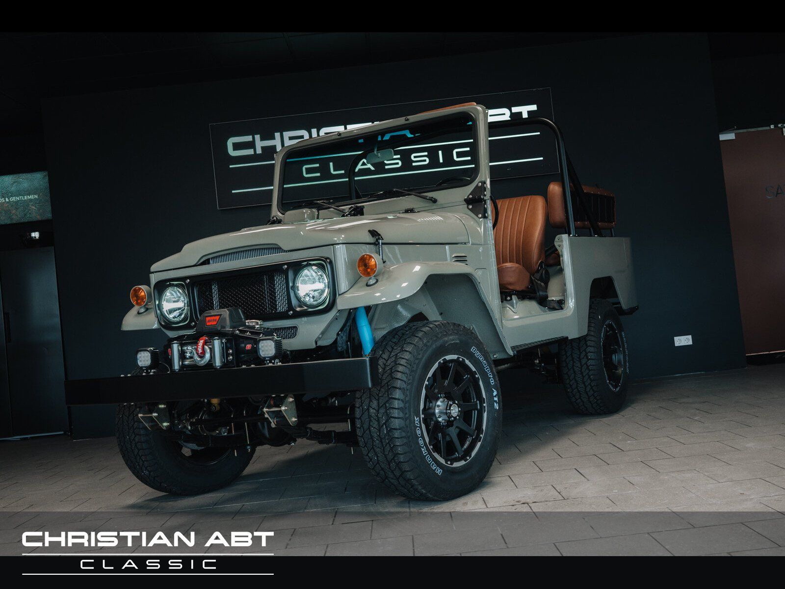 Fahrzeugabbildung Toyota FJ43 restauriert * Servo * H-Zulassung * 7-Sitze