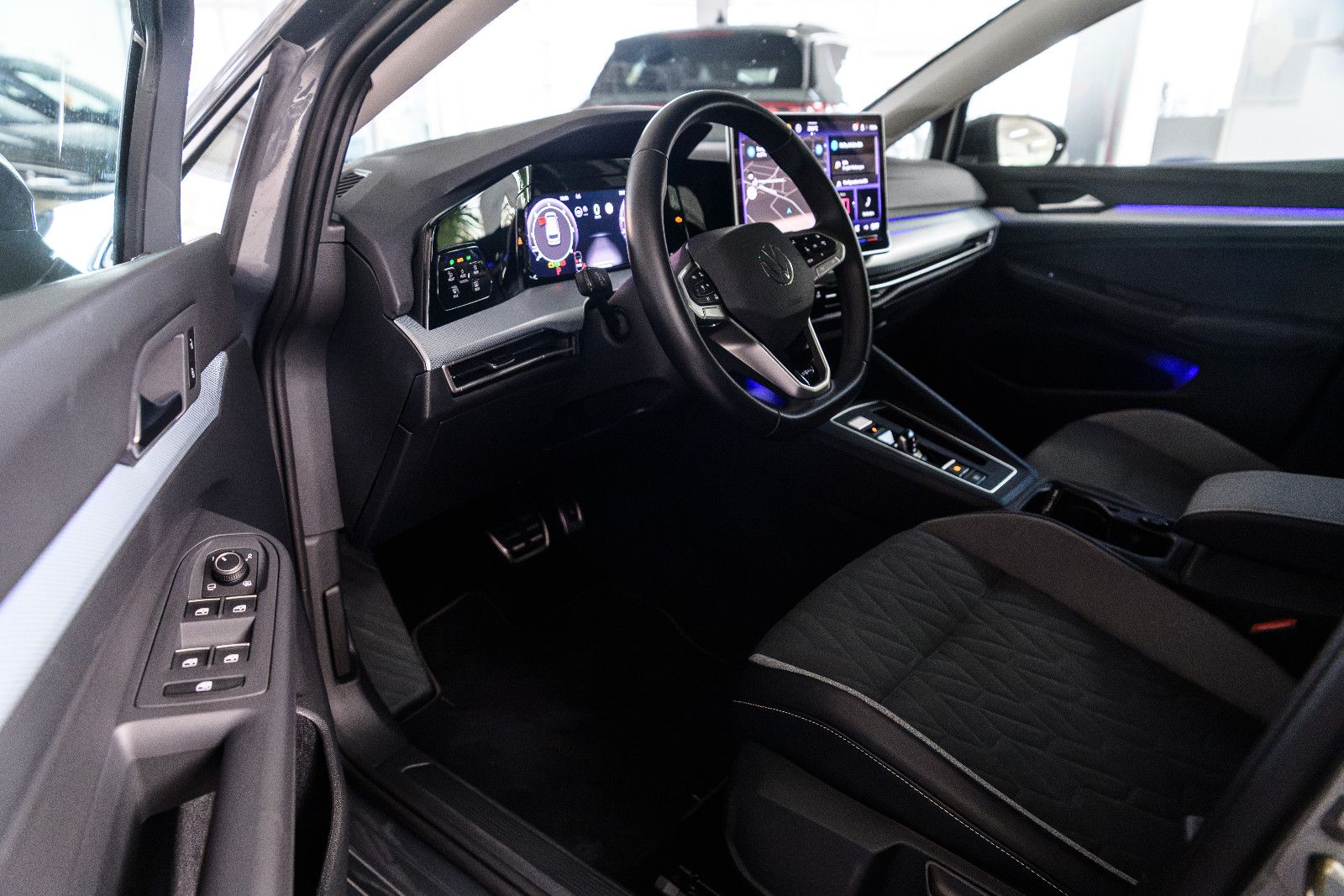 Fahrzeugabbildung Volkswagen Golf VIII Variant Goal 2.0TDI IQ-LED+AHK+360°KAM