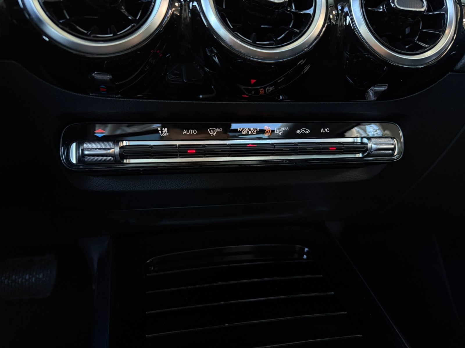 Fahrzeugabbildung Mercedes-Benz B 220 4Matic PANO LED NAV RFK SHZ ALU
