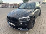 BMW X5 M50 M50d - - BMW X5 M50: Automatik