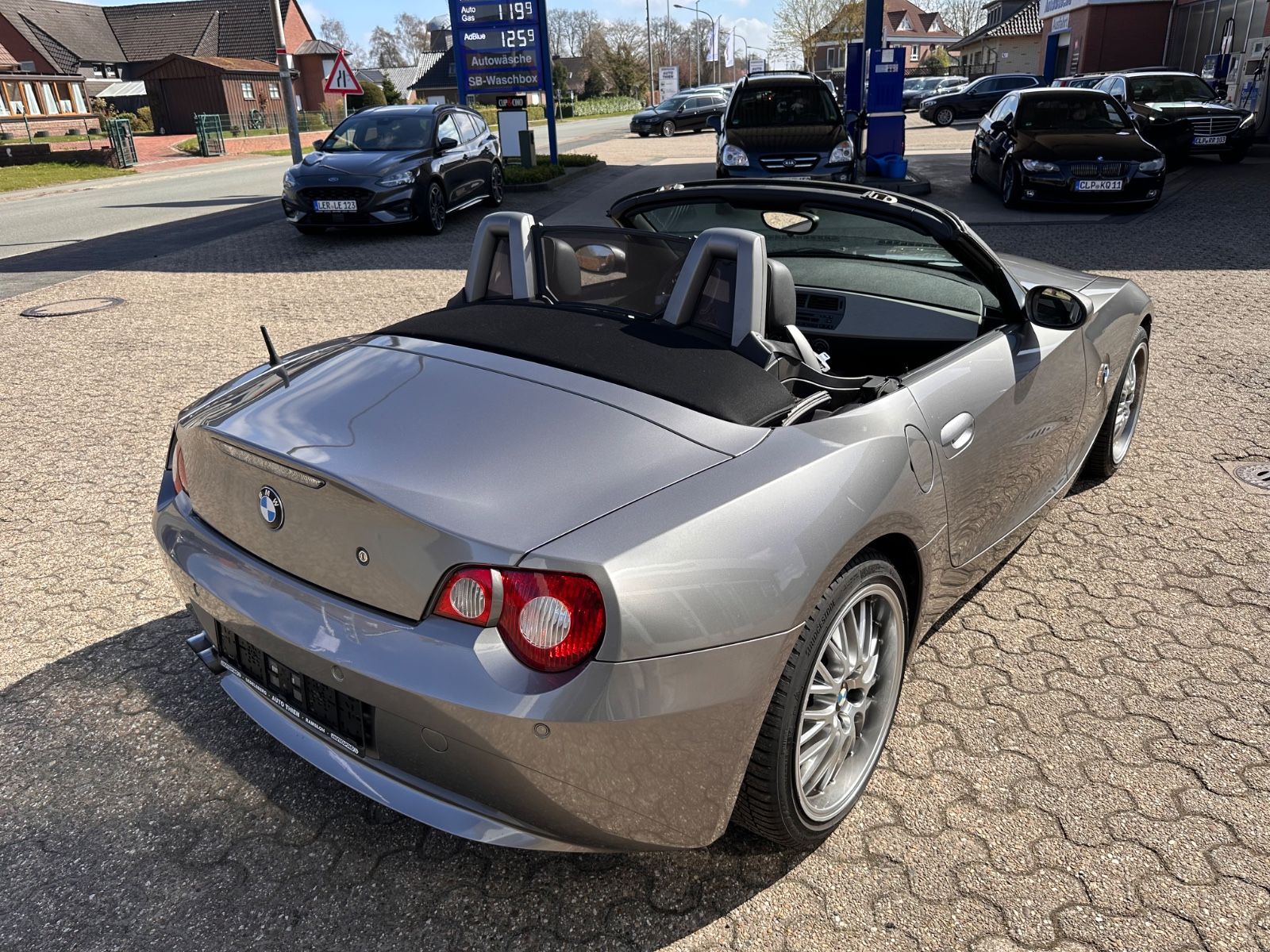 Fahrzeugabbildung BMW Z4 Roadster 2.2i Xenon/Leder/GRA/HiFi/PDC/Klima