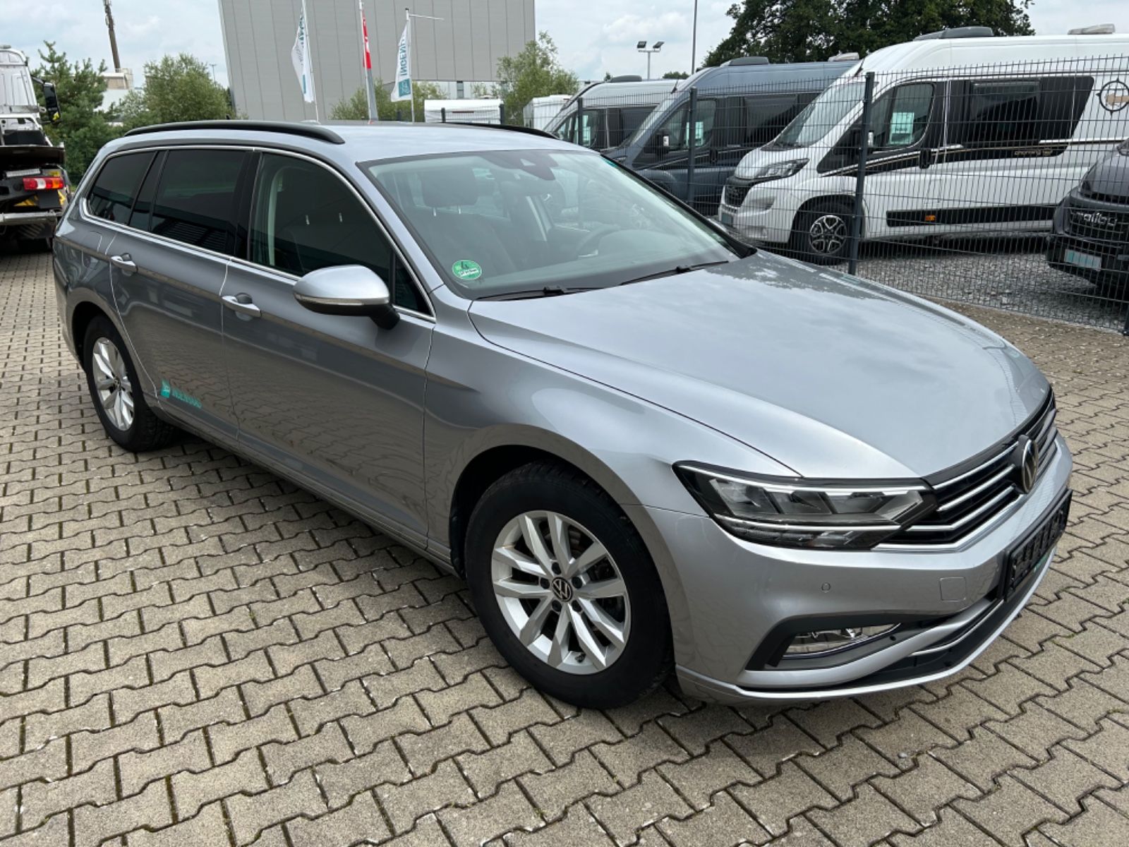 Fahrzeugabbildung Volkswagen Passat Variant Business