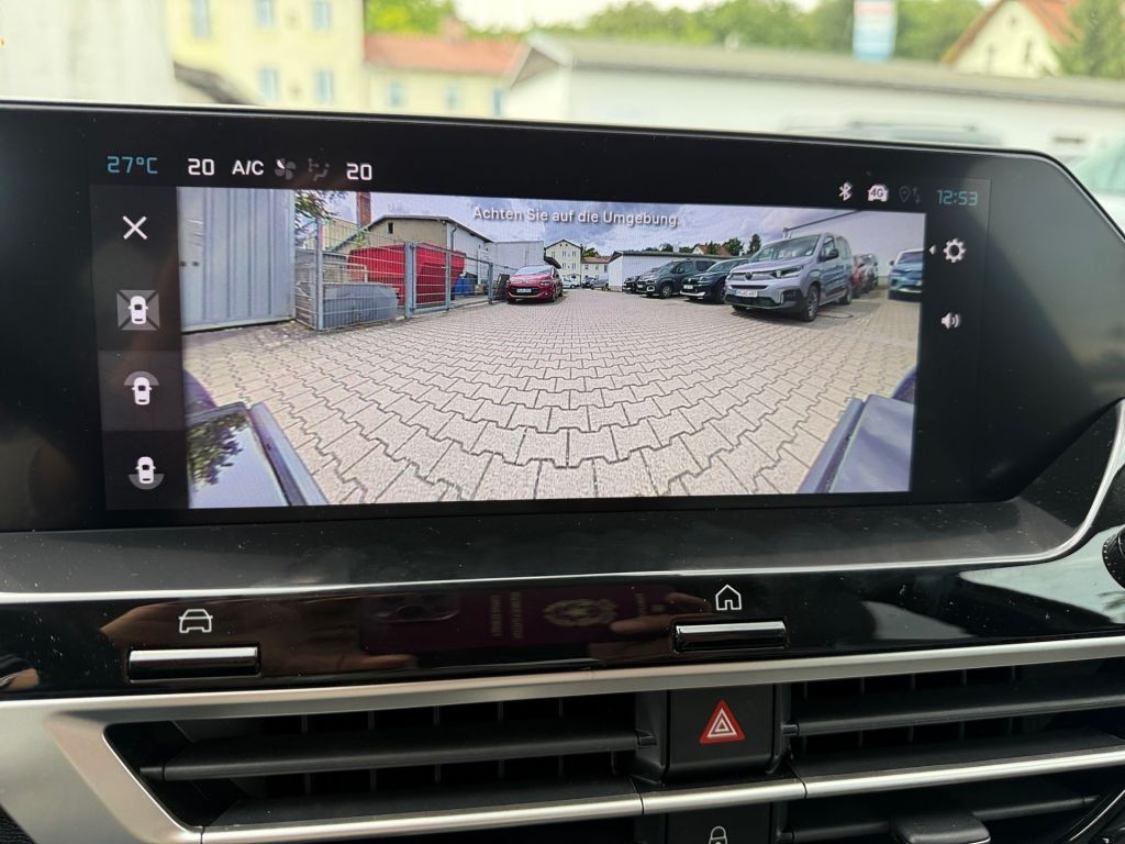 Fahrzeugabbildung Citroën C4 Hybrid 145 TEAM D * Ganzjahresreifen