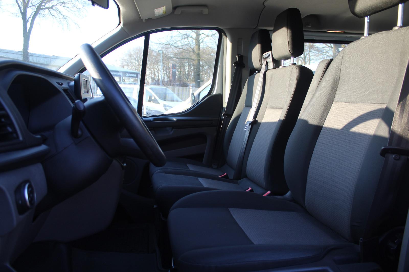 Ford Transit Custom Kombi 320 L1 (9 Sitzer)