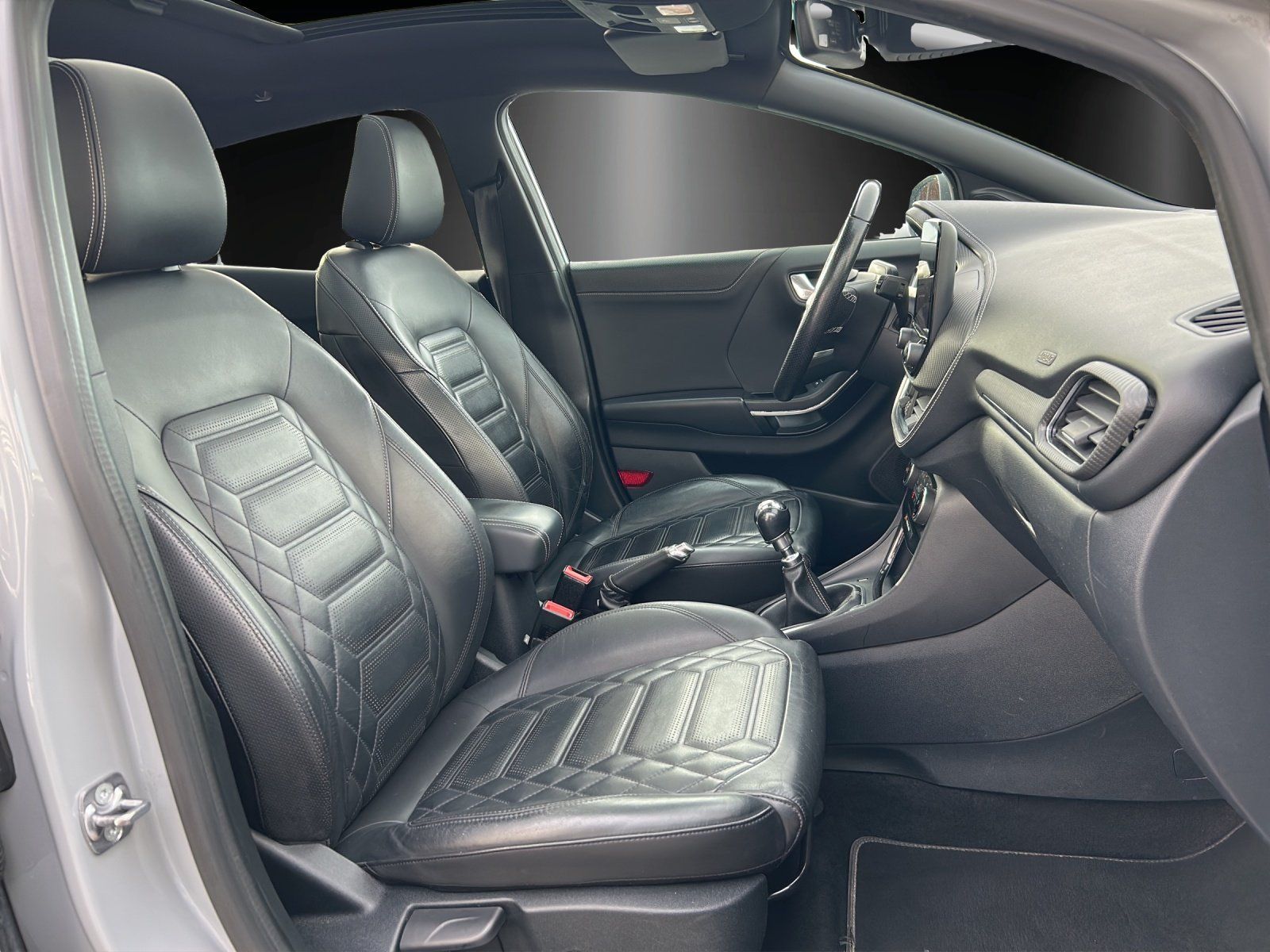 Fahrzeugabbildung Ford Puma 1.0 ST-Line Vignale LED/ACC/KAMERA/AHK/PANO