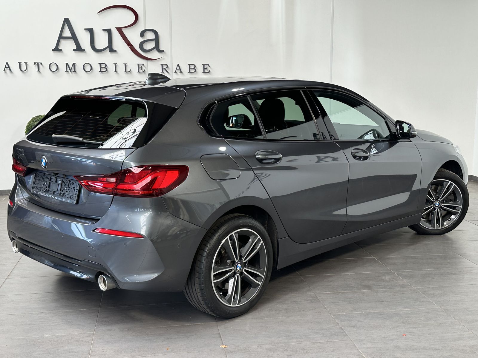 Fahrzeugabbildung BMW 120d Sport Line Aut. LED+PANO+KAMERA+17OLL