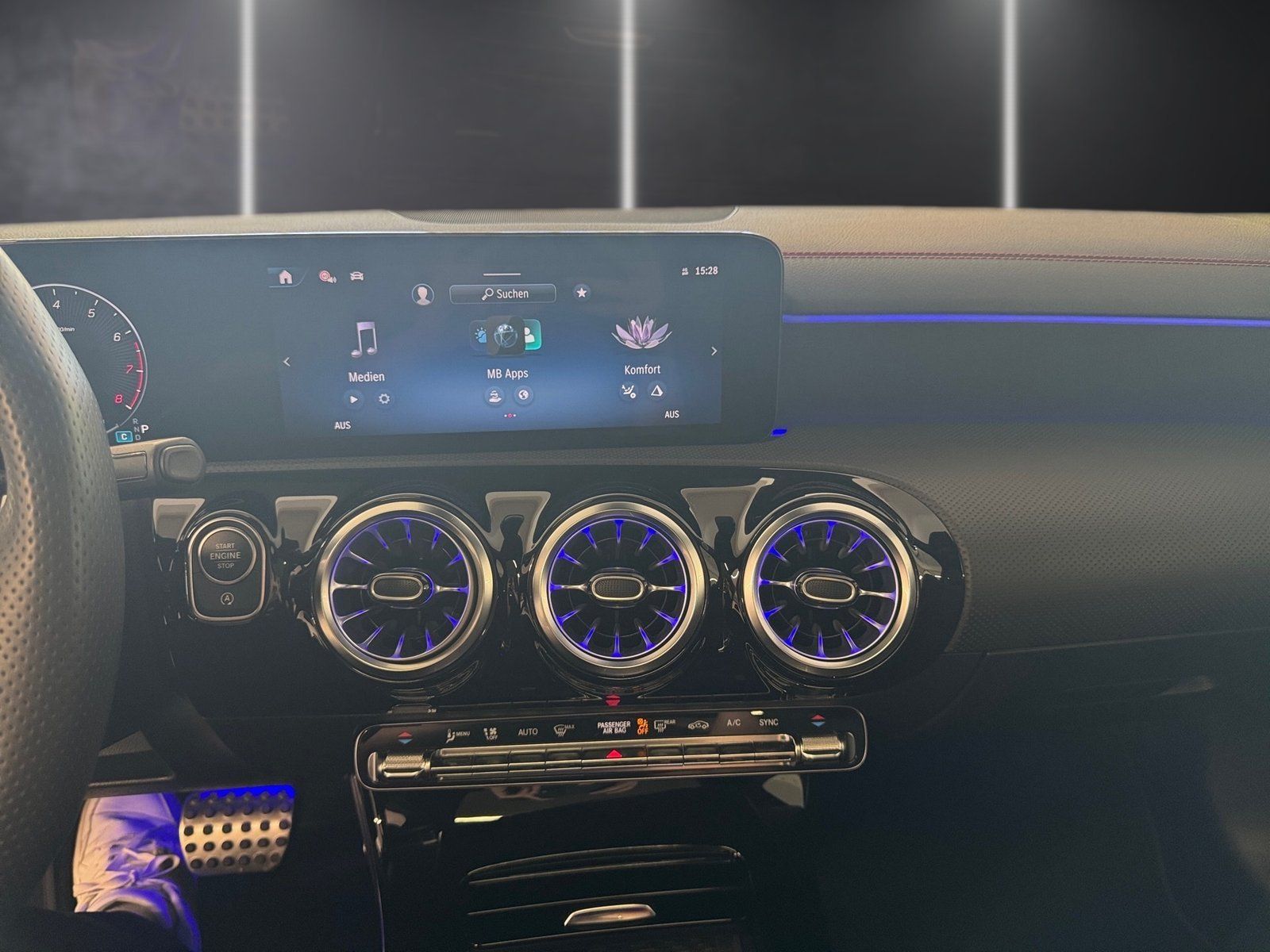 Fahrzeugabbildung Mercedes-Benz CLA 200 AMG PLUS*Pano*HUD*19"*MuBeam*Night*360°*