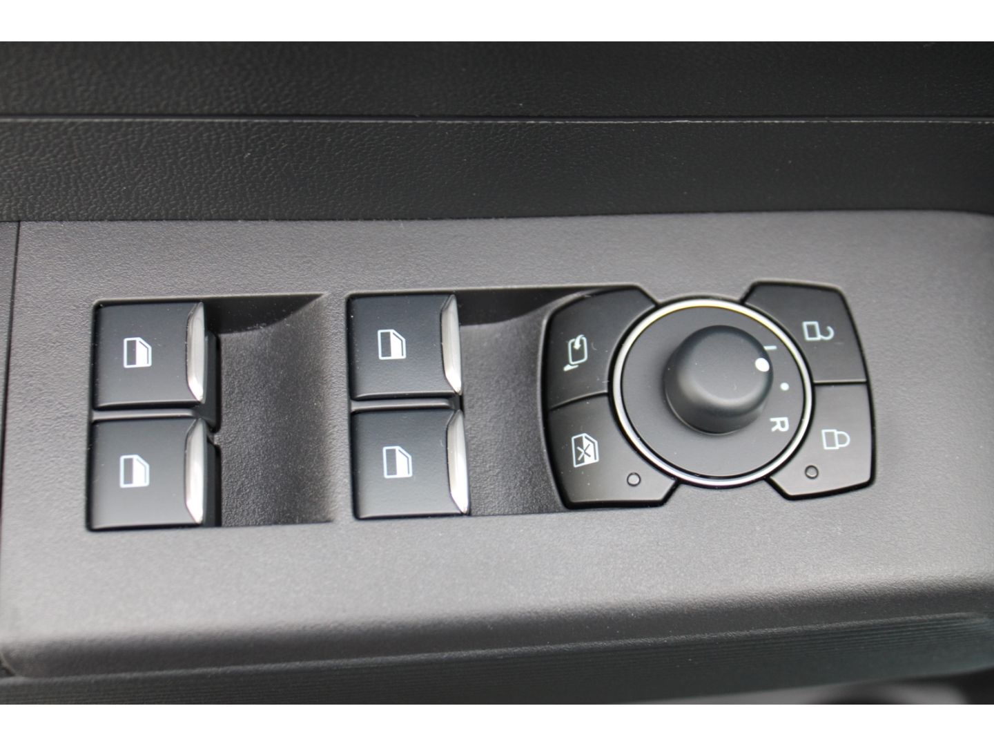 Fahrzeugabbildung Ford Tourneo Courier Active1,0 EcoBoost ACC Navi TWA