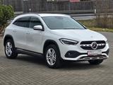 Mercedes-Benz GLA 180 Progressive/NAVI/LED/KAMERA 360°/HEADUP - Mercedes-Benz GLA 180 aus 2021
