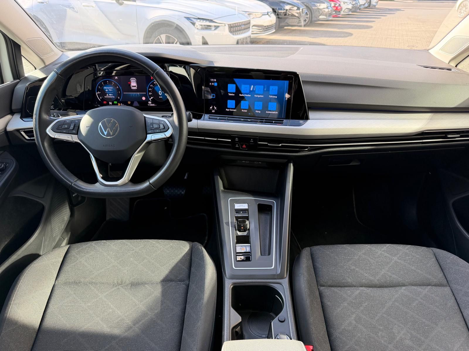 Fahrzeugabbildung Volkswagen Golf 1.0eTSI Life DSG VIRTU+LED+SHZ+NAVI+KAM+ACC