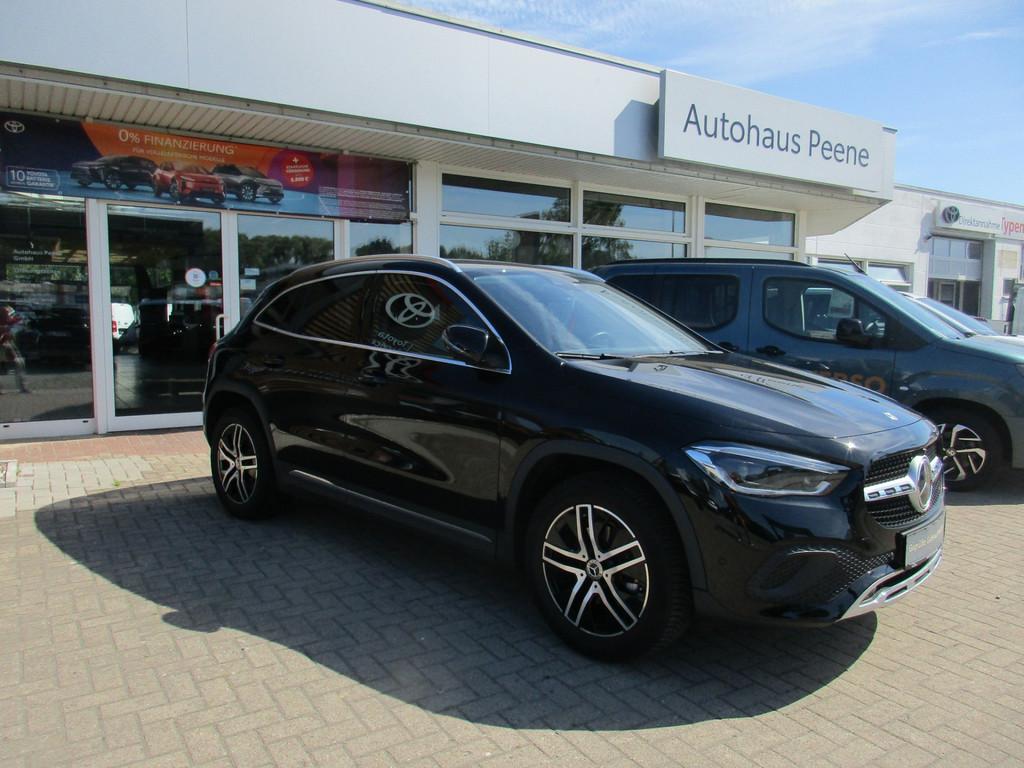 Mercedes-Benz GLA 200 Progressive PTS NAVI AHK FACEL. LED 360°