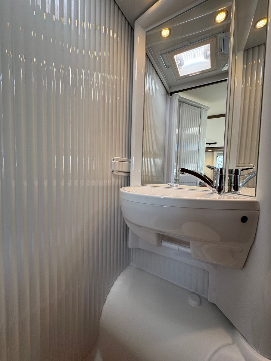 Fahrzeugabbildung Carado V-337 pro+   5.995€  SPAREN !