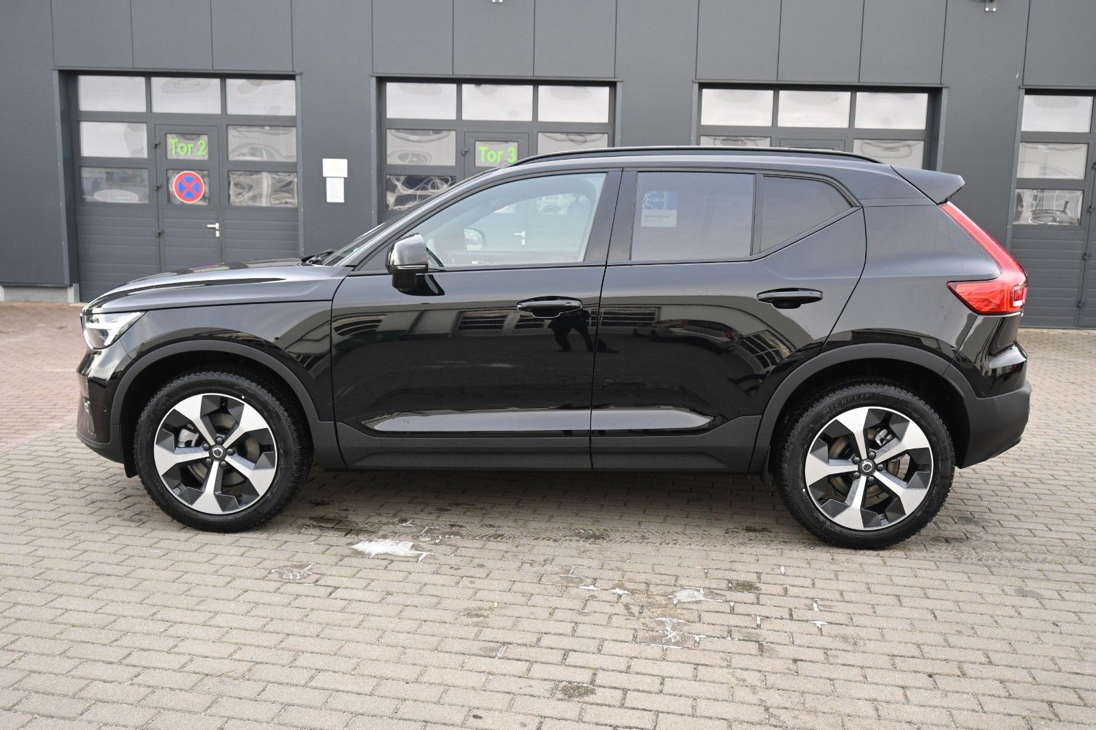 Fahrzeugabbildung Volvo XC40 B4 Dark*FSHZG*360°*PANO*ACC*Pixel*