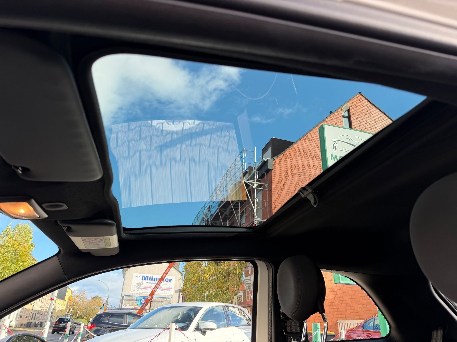 Fahrzeugabbildung Fiat 500 Lounge APPLE CAR PLAY PDC PANORAMA