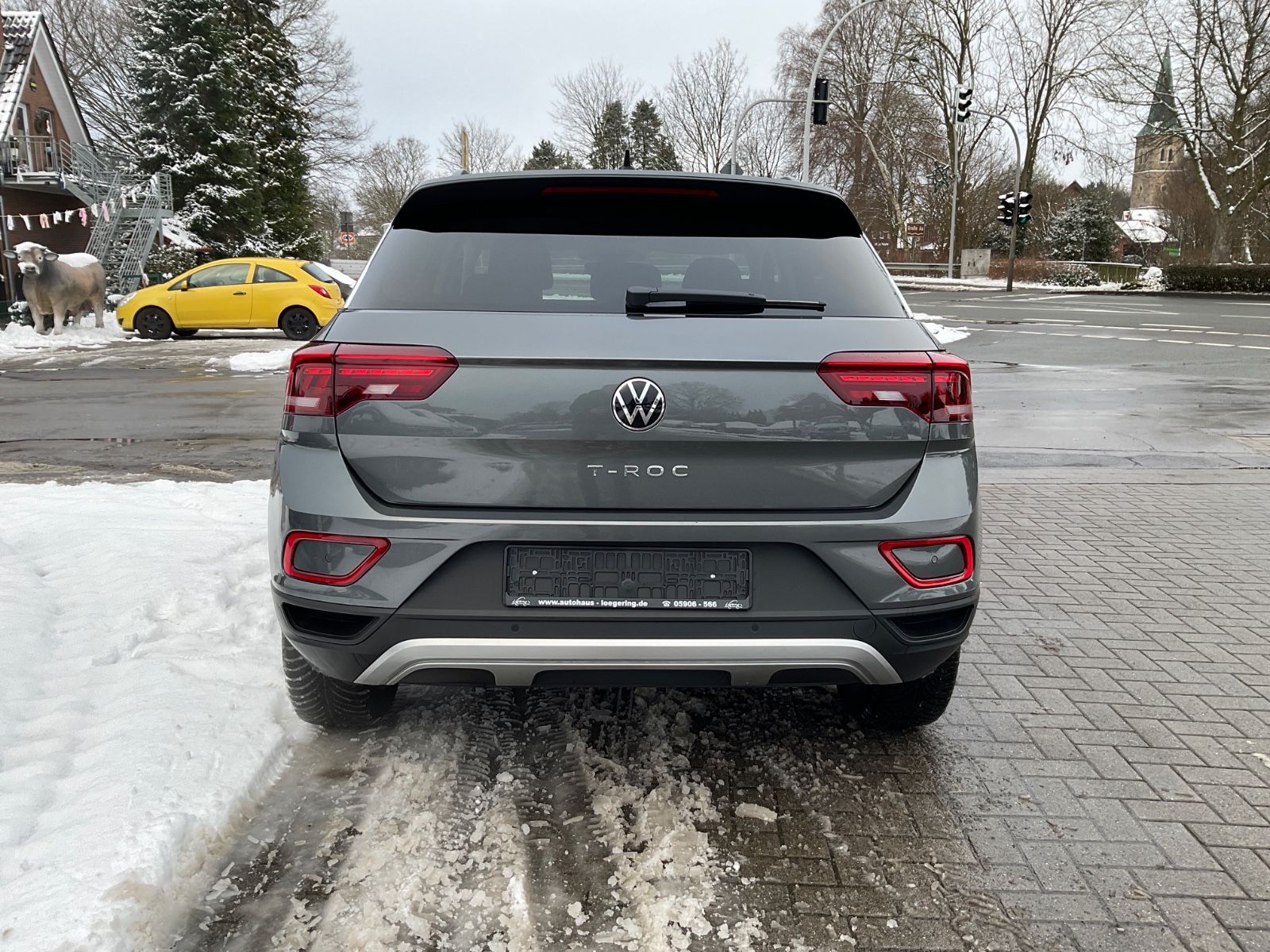 Fahrzeugabbildung Volkswagen T-Roc 1.5 TSI DSG MOVE,LED,Navi,Carplay