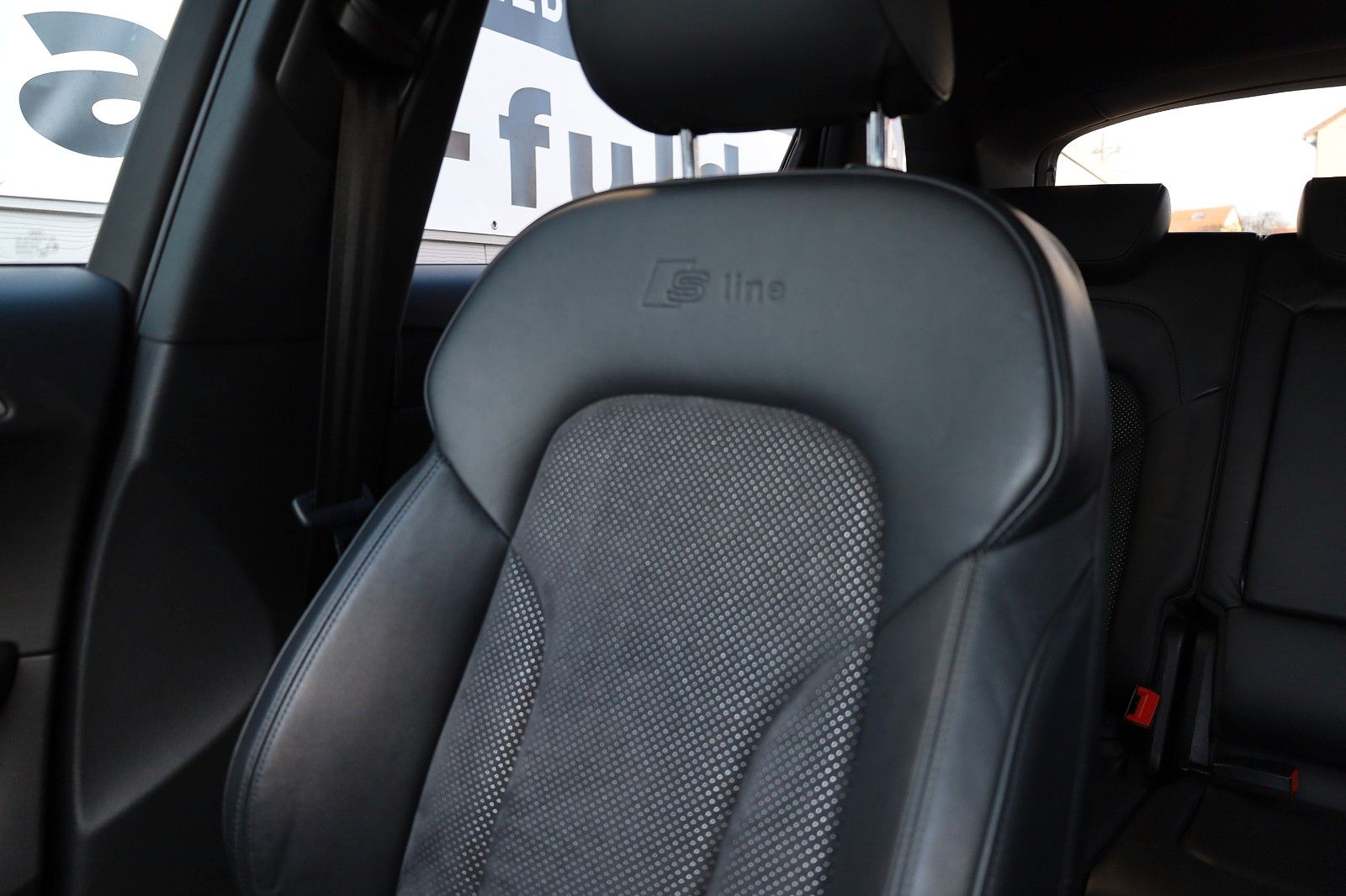 Fahrzeugabbildung Audi Q5 2.0 TDI quattro S line T.Leder,Navi,SH,20"