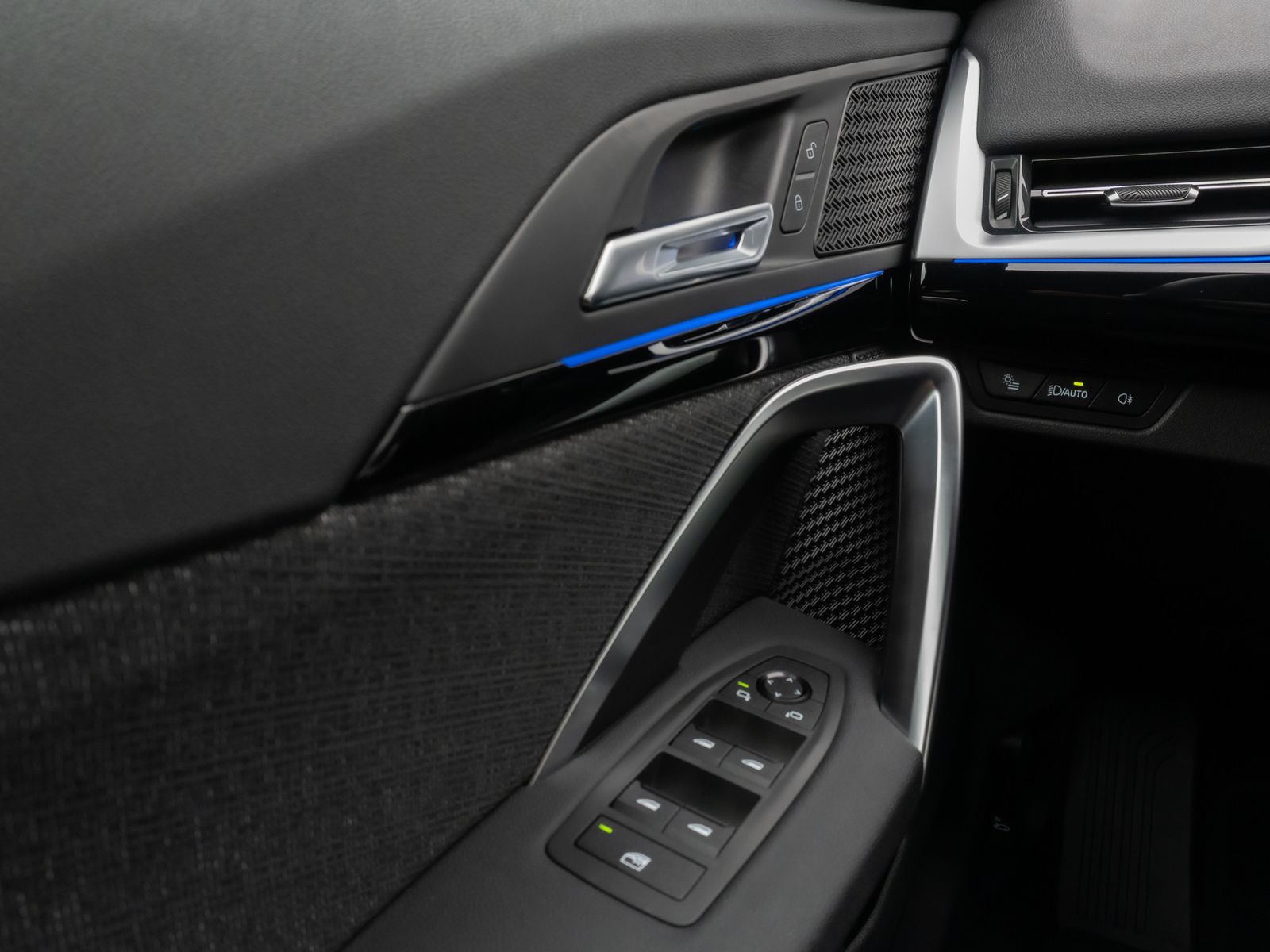 Fahrzeugabbildung BMW X1 sD18d  Kamera DAB Fernlichtassist Sport LED