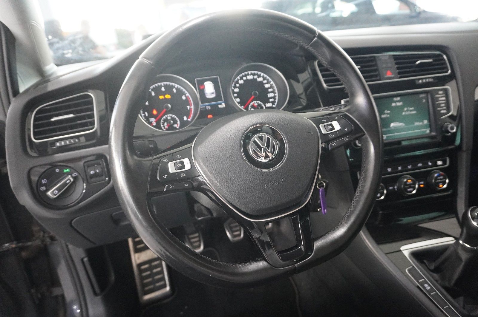 Fahrzeugabbildung Volkswagen Golf VII Lim.  1.2 TSI ALLSTAR NAVI/SHZ/PDC/TEMP