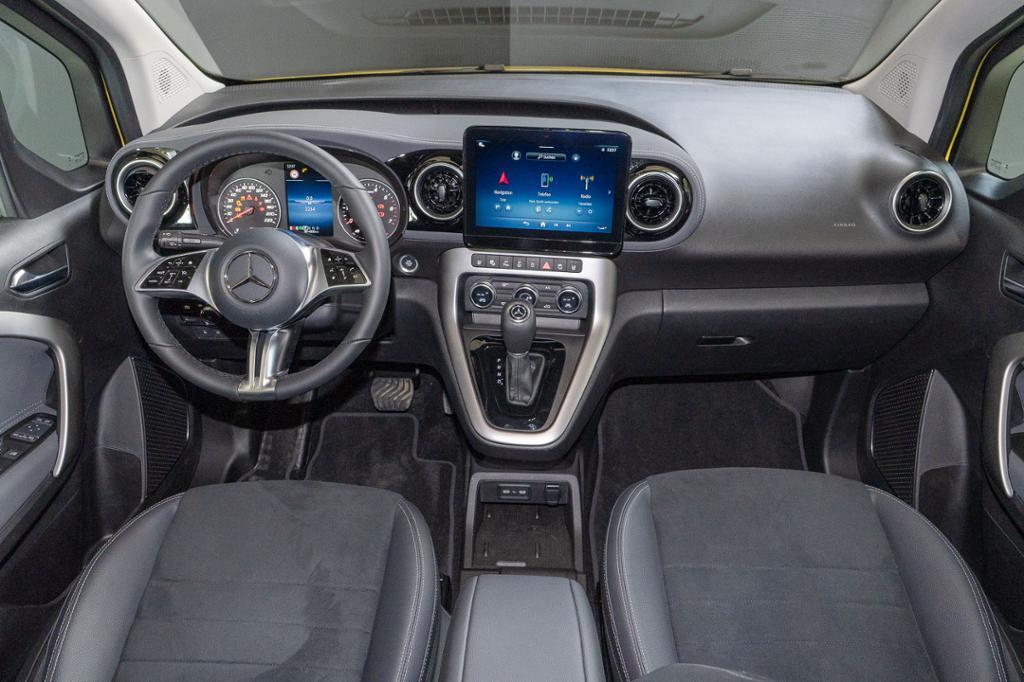 Mercedes-Benz T 180 *Edition Lang LED Nav AHK 7-Sitz