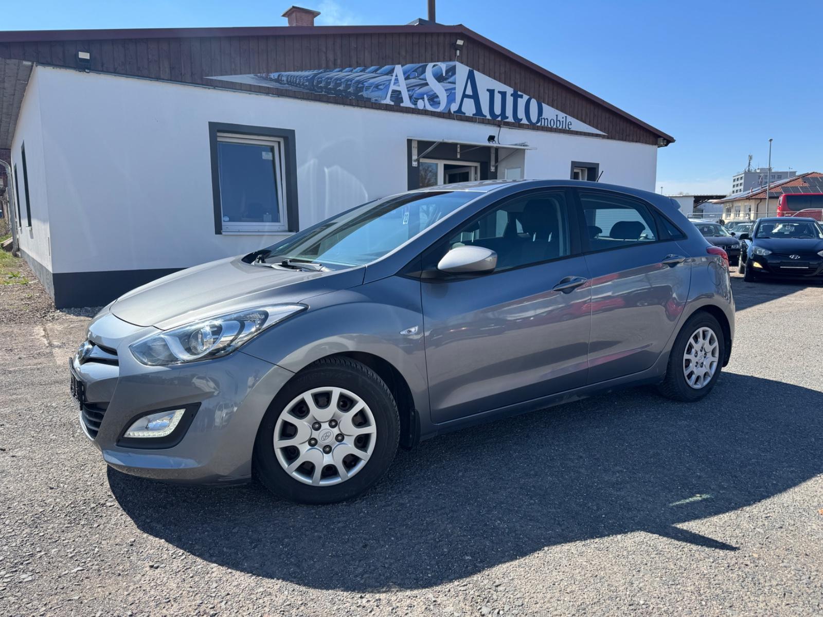 Hyundai i30 1.6 Automatik /1.Hand/S-Heft