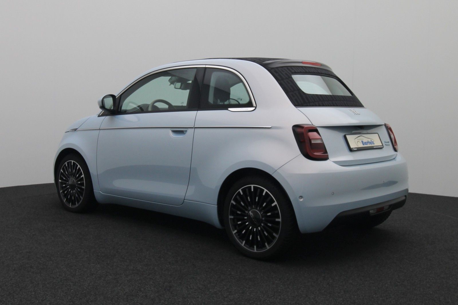 Fahrzeugabbildung Fiat 500e La Prima