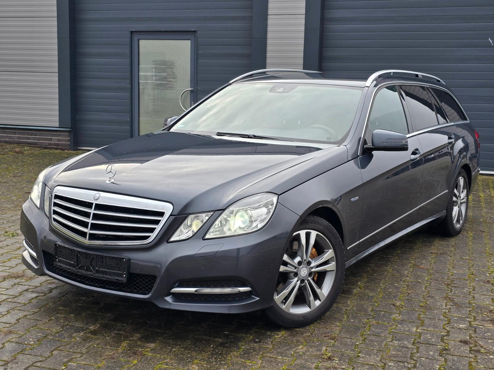 Mercedes-Benz E 300 CDI T Avantgarde BiXenon Navi Leder AHK