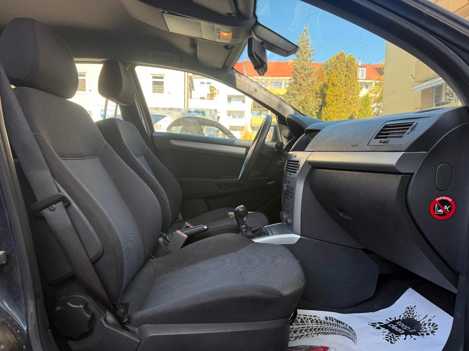 Opel Astra 2009 — photo 8